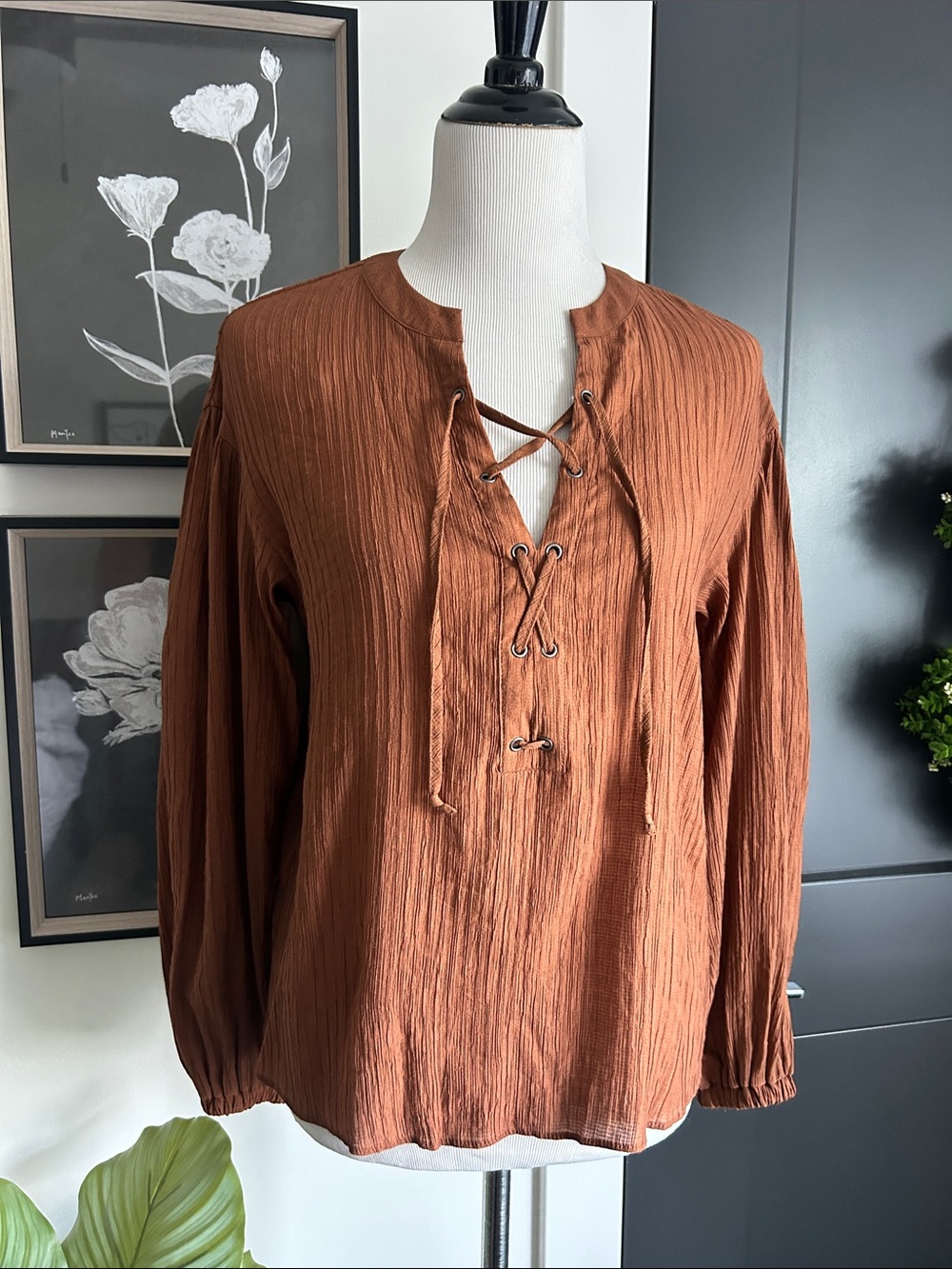 Boho S Lace-Up Crinkle long flowy sleeve Blouse – Rust brown